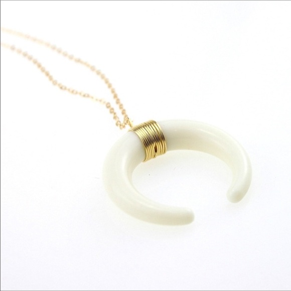 ✨New Boho Crescent Horn Pendant Necklace - Picture 4 of 4